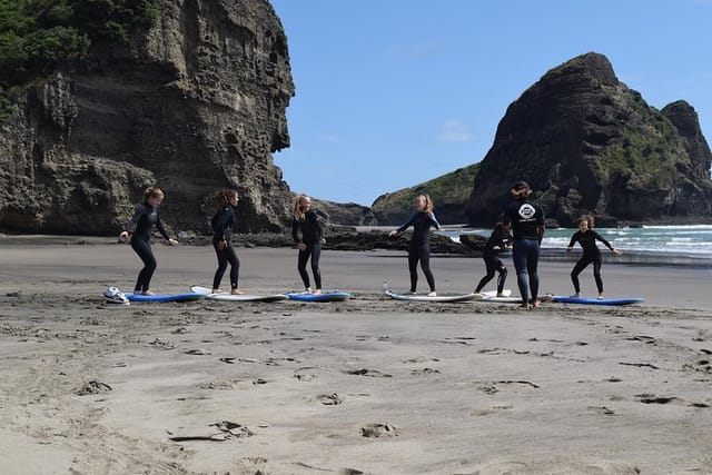 Surf Lesson at Piha Beach